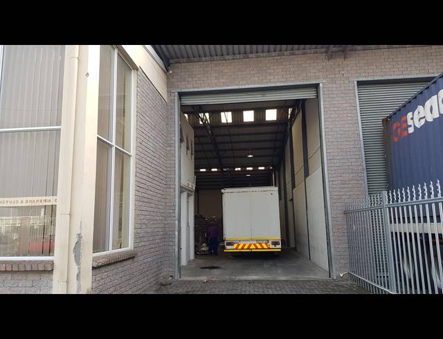 1,700M² FACTORY TO LET IN BLACKHEATH INDUSTRIAL